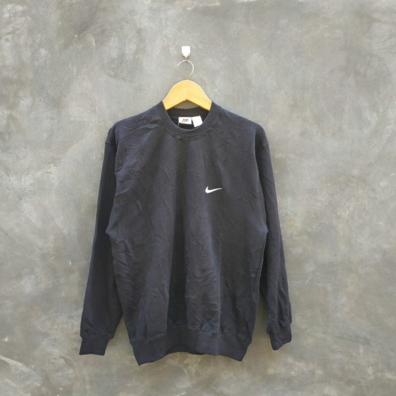 Deadstock Vintage 90s Nike Side Swoosh Basic Crewneck Sweatshirt