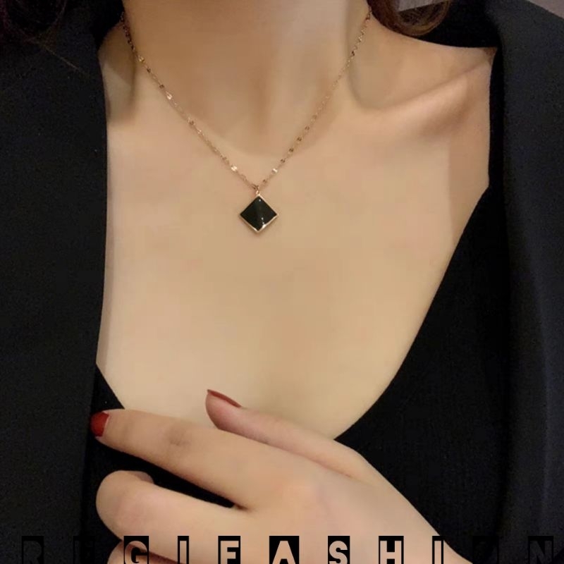 Kalung Titanium Wanita Liontin Persegi Hitam Cantik Kalung Wanita Korea Terbaru Anti Karat Tidak Luntur { GARANSI }