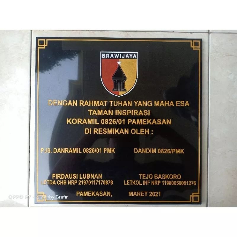 

prasasti proyek granit beserta logo