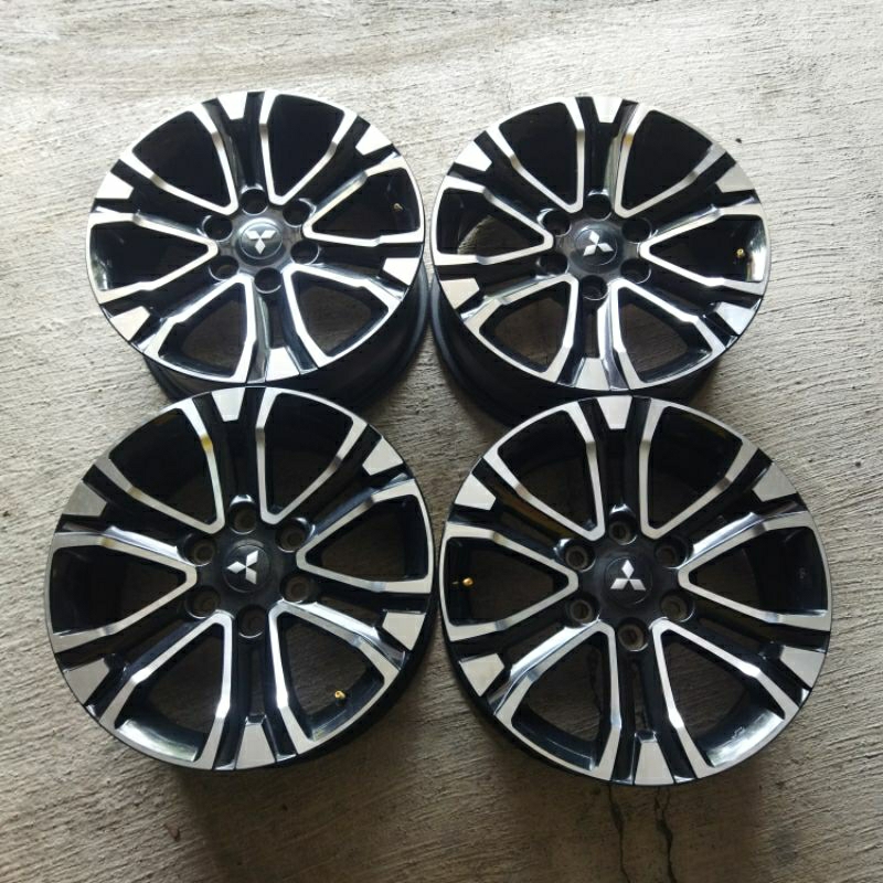 velg pajero rockford limited edition R18 pcd 6x139 original