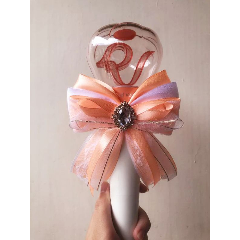 korean ribbon brooch // pita lightstick