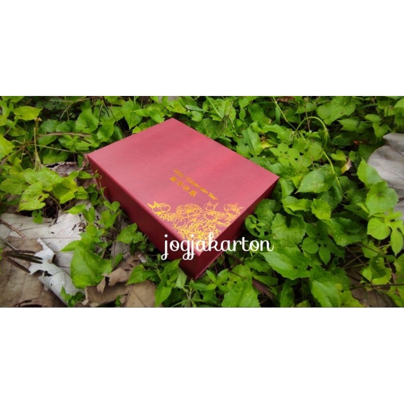 

Hard box hamper kotak kado/ Kotak hadiah custom