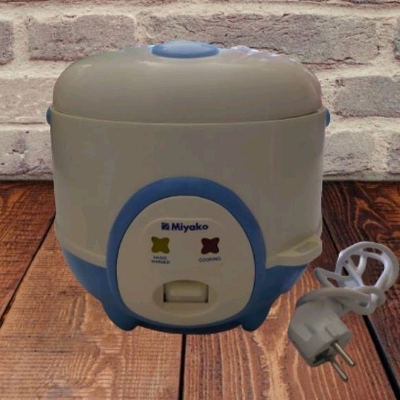 Penanak Nasi magic com Serbaguna Miyako