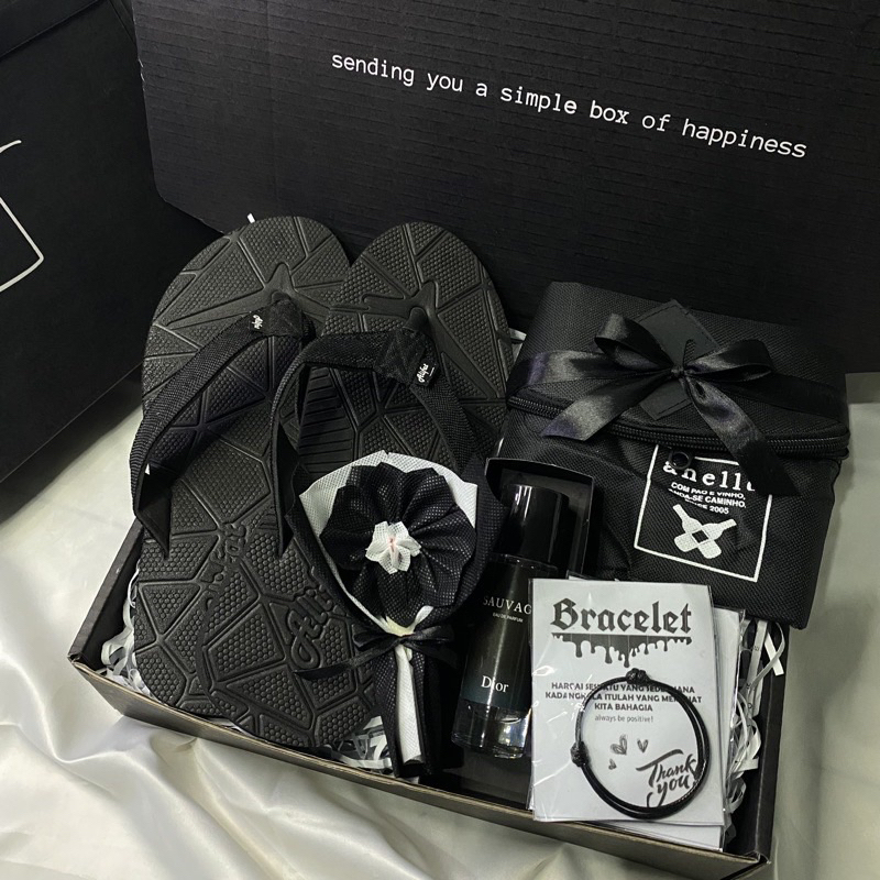 

GIFT BOX COWO HAMPERS AESTHETIC KADO HADIAH BIRTHDAY WISUDA WEDDING [NEW PACKAGING FULL BLACK]