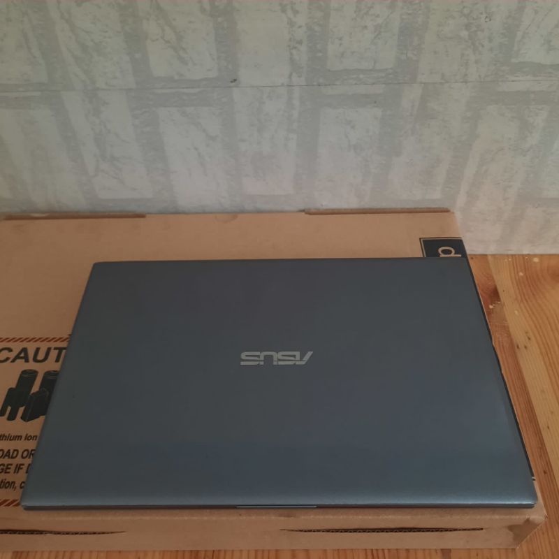 Laptop Asus VivoBook X415EA Cor i3-1115G4 Ram 8Gb/SSD 256Gb+HDD 1Tb(doble penyimpanan) Keyboard backlight