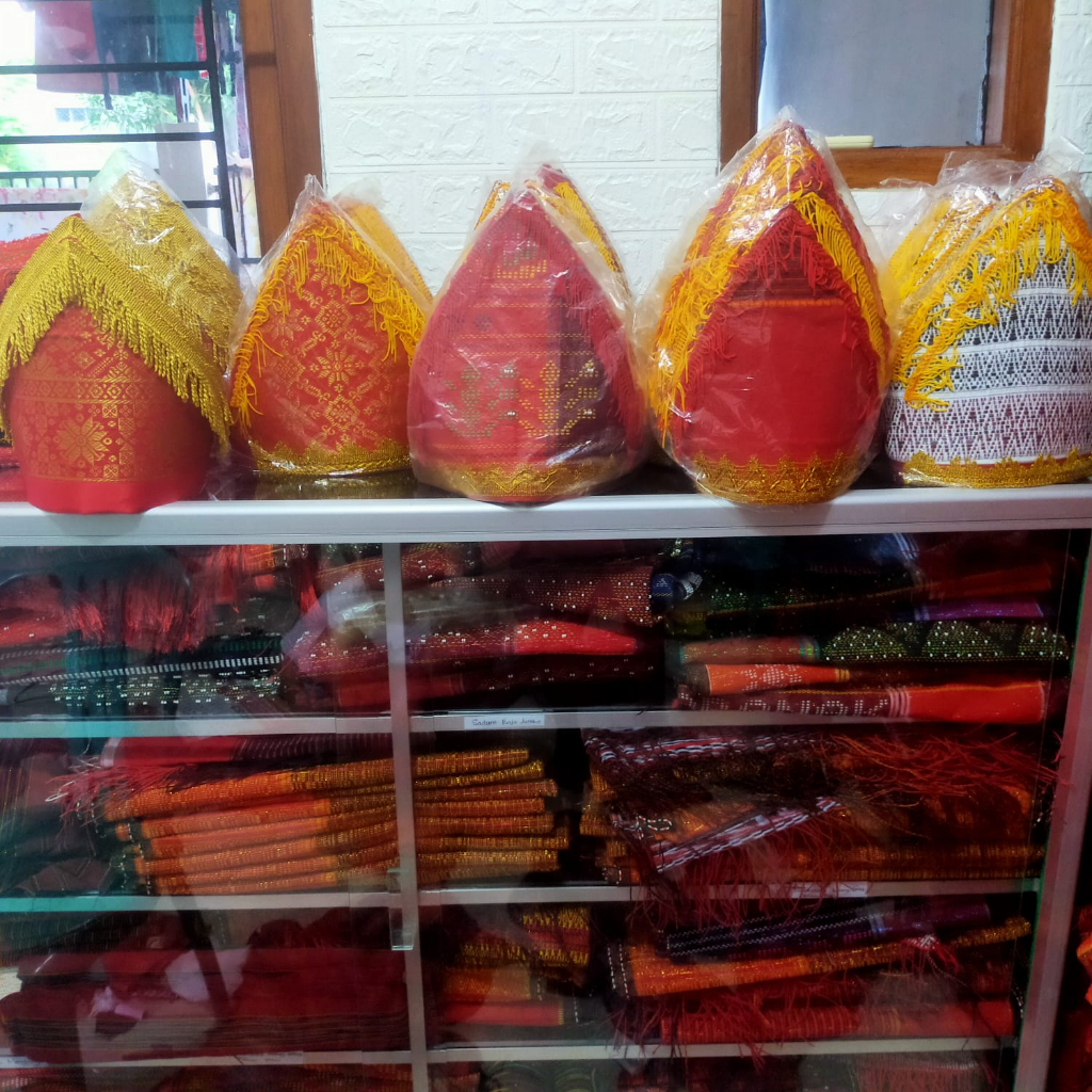 Topi pesta adat batak -  topi adat batak - topi ulos adat batak