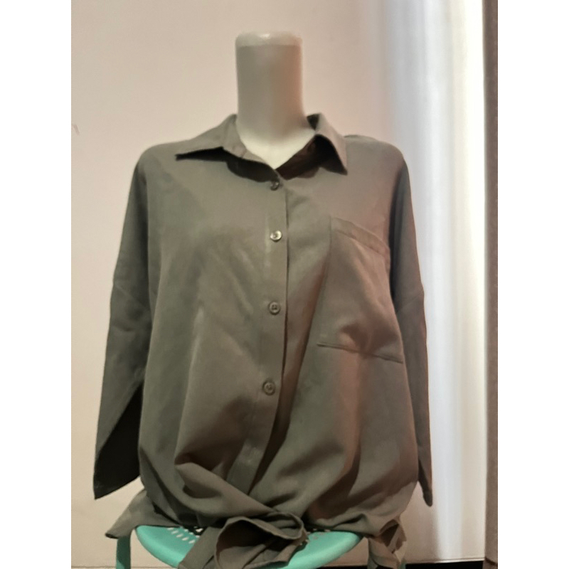KEMEJA SAGE GREEN OVERSIZE