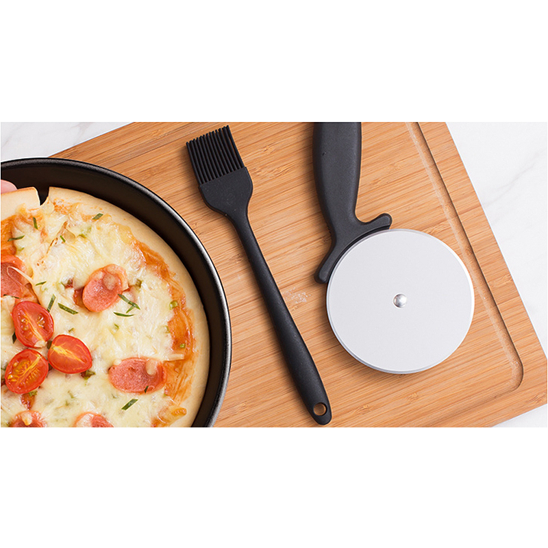 Pizza Cutter stainless steel Black Handle/Pizza Knife Cutter Wheel/Alat potong pizza/ pizza cutter roller