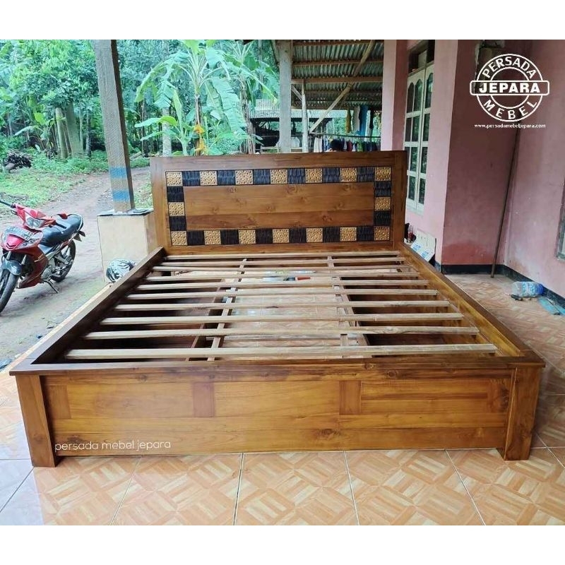 Tempat tidur minimalis / Tempat tidur minimalis jati / Tempat tidur minimalis ukir jati jepara / Tem