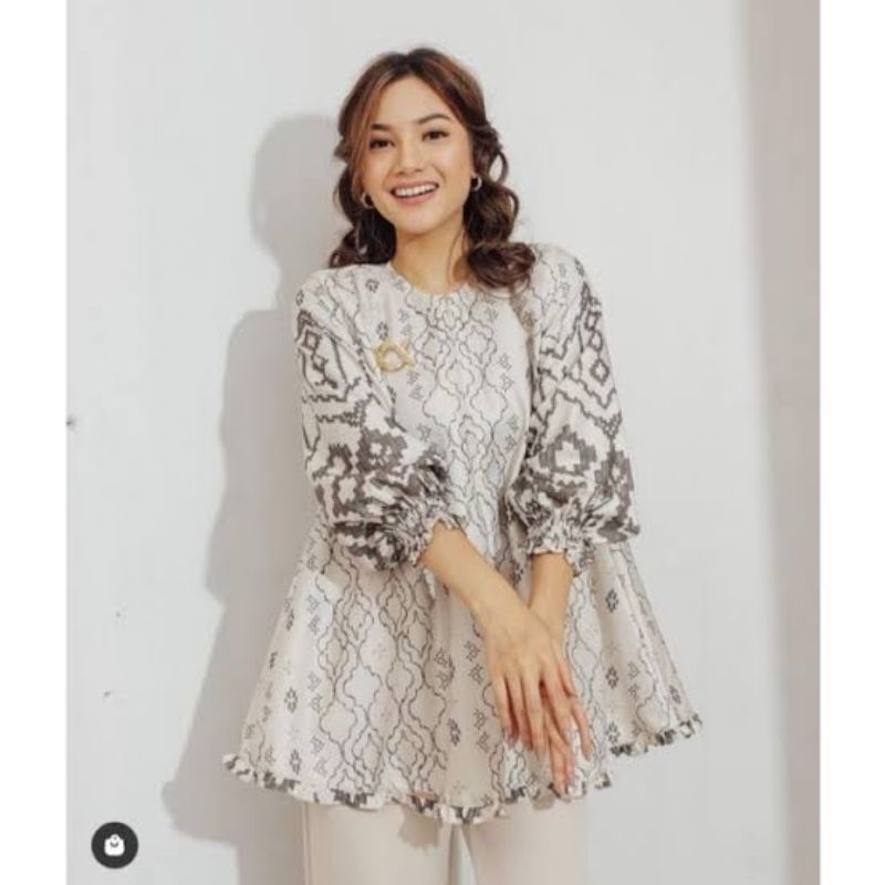 cika blouse wearing klamby WK - pepper