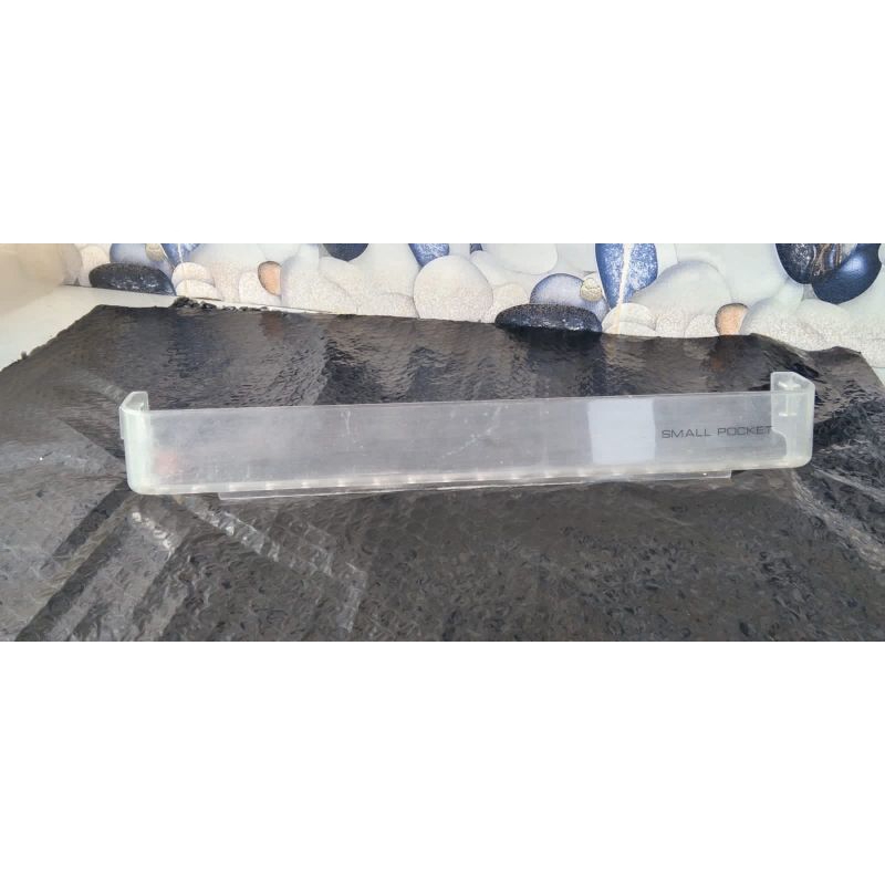 Rak kulkas LG 1 pintu Rak botol kecil bagian atas kulkas LG 1 pintu
