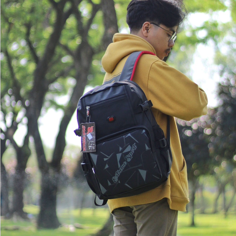 Tas Ransel Extreme Waterproof Water Resistant Tahan Air Outdoor Warna Hitam Backpack SMP SMA Kuliah Premium Bahan Import Terbaru Mat Laptop Bonus Raincover Tas Laptop In Kuat Beban Berat