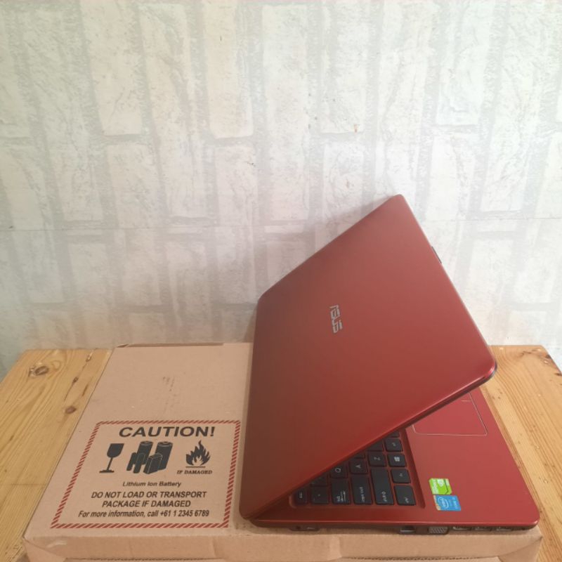 Laptop Asus X450LJ Cor i3-4005U Ram 4Gb/HDD 500Gb Nvdia Geforce 920M 15inch Windows 10 siap pakai