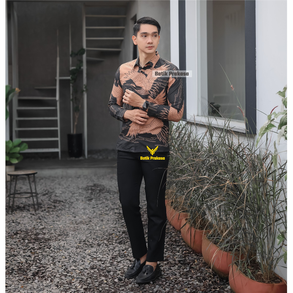 Kemeja Batik Prakasa Motif Mahasura Coklat Slimfit Lengan Panjang Batik Solo