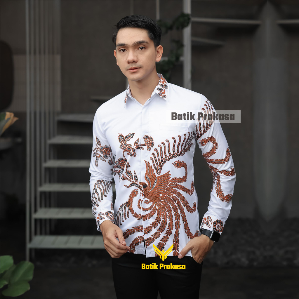 Kemeja Batik Prakasa Motif Mandaka Putih Slimfit Lengan Panjang Batik Solo