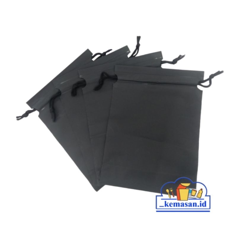 TRAVEL POUCH PLASTIK PREMIUM FULL WARNA 20.5X28CM : HITAM