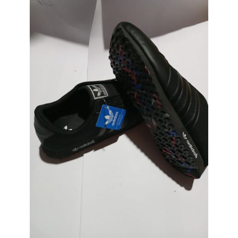 Hitampolos tali ) sepatu sekolah anak laki-laki dan perempuan SD SMP )