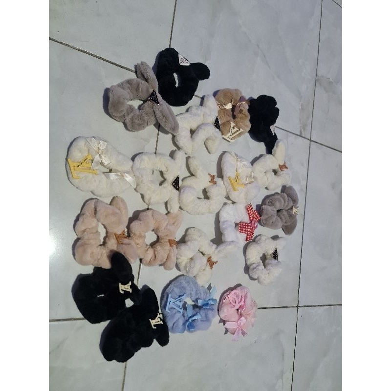 Kunciran Rambut Accesoris Wanita Bahan Bulu Halus Lembut
