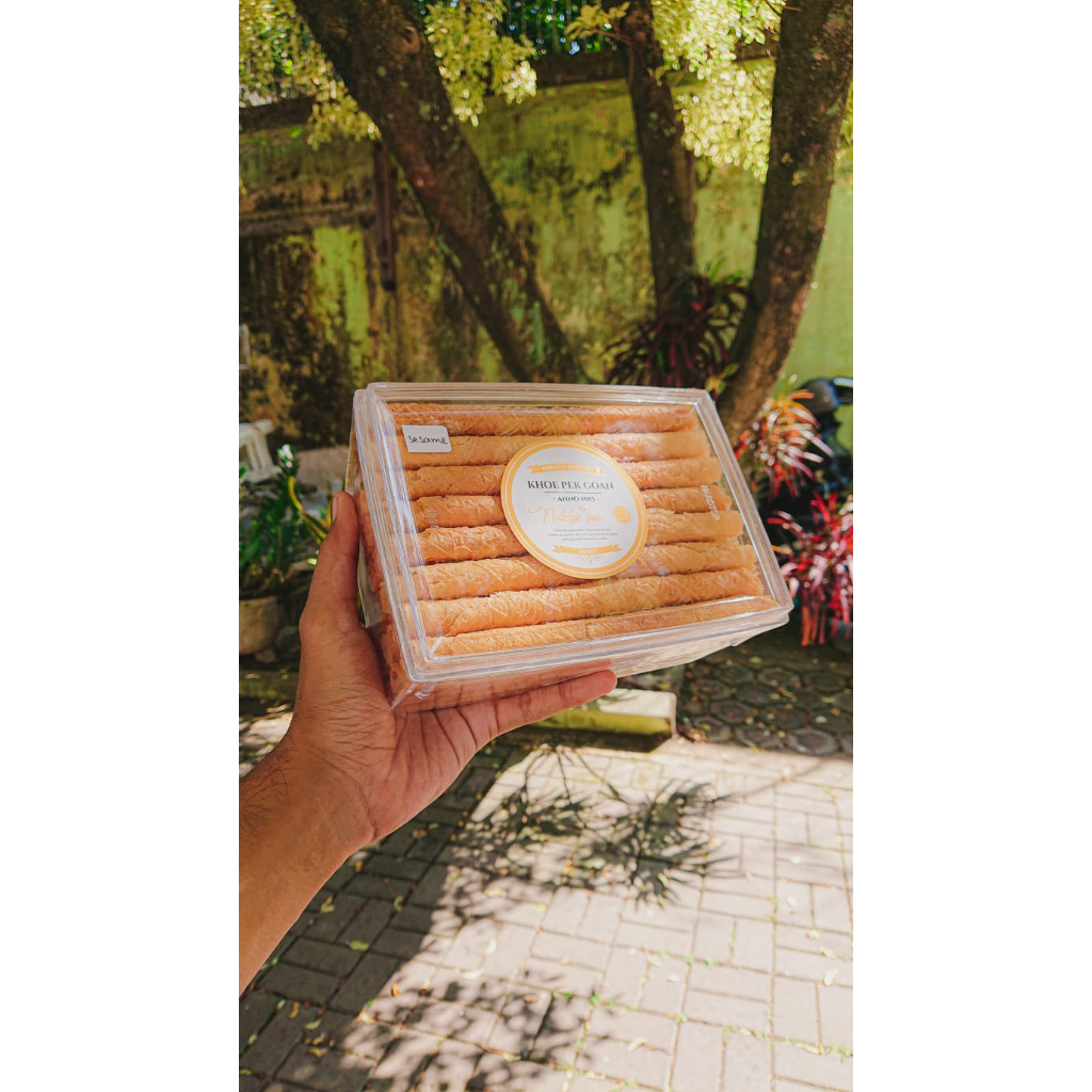 

Kue semprong rasa sesame / Khoe Pek Goan