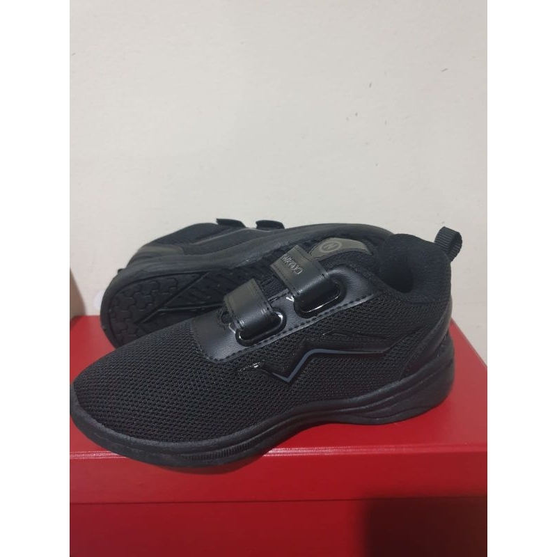 lov me❤ Sepatu anak hitam Newkado