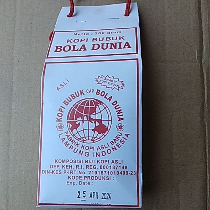 

kopi bubuk bola dunia kemasan putih ta 200gr.kopi murni dan halus bola dunia adli biji kopi pilihan.