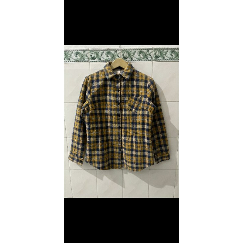 Kemeja Flannel Sherpa Blouse second