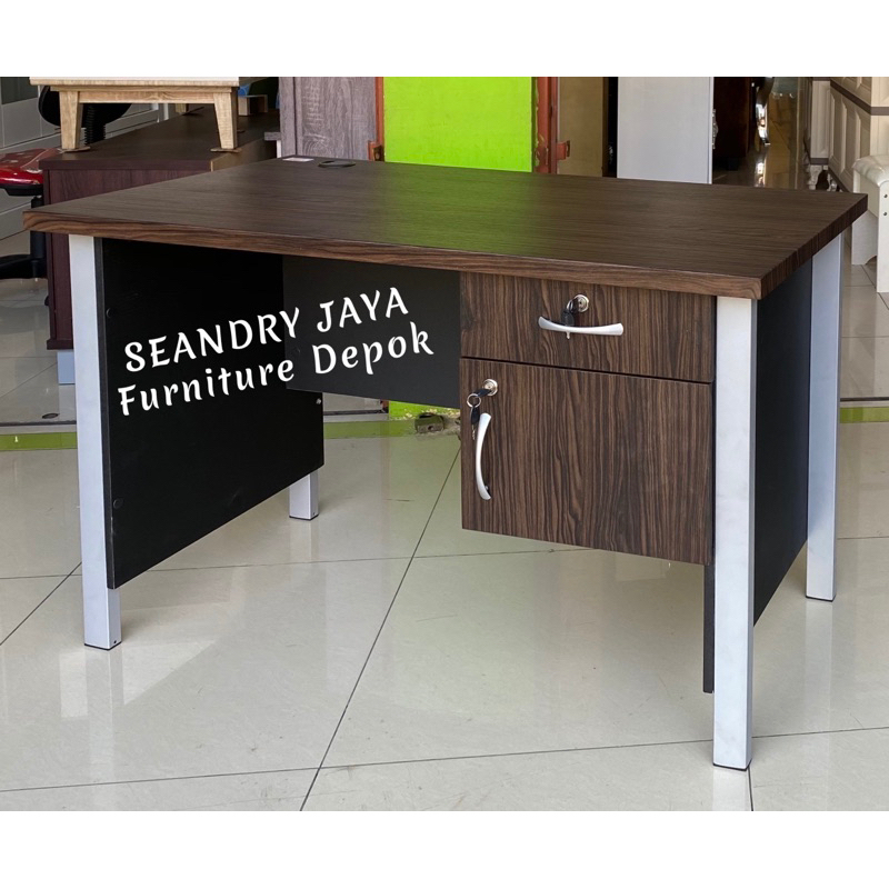 MEJA KERJA MINIMALIS KAKI BESI/OFFICE/KANTOR/SEANDRY JAYA FURNITURE DEPOK/CINERE/sawangan/jakarta/ga