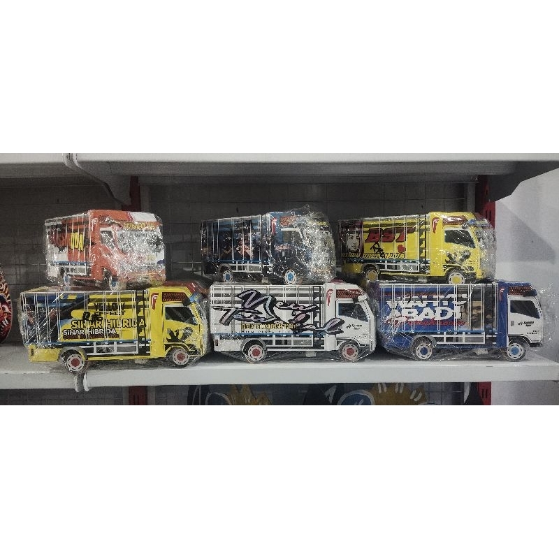 truk miniatur oleng ada lampu