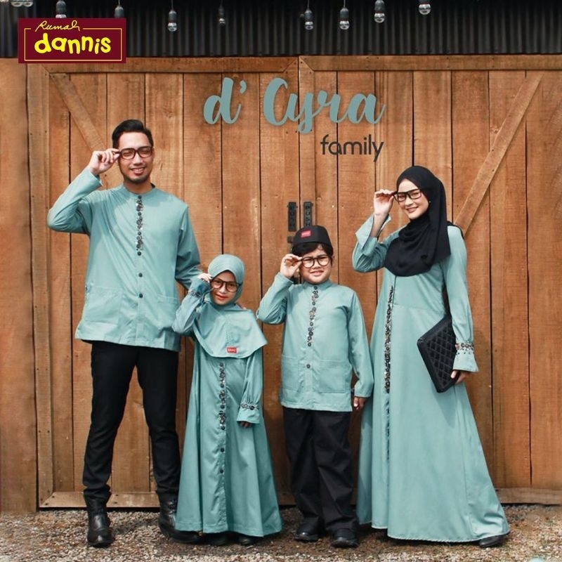 DANNIS DEWASA SARIMBIT D'CYRA