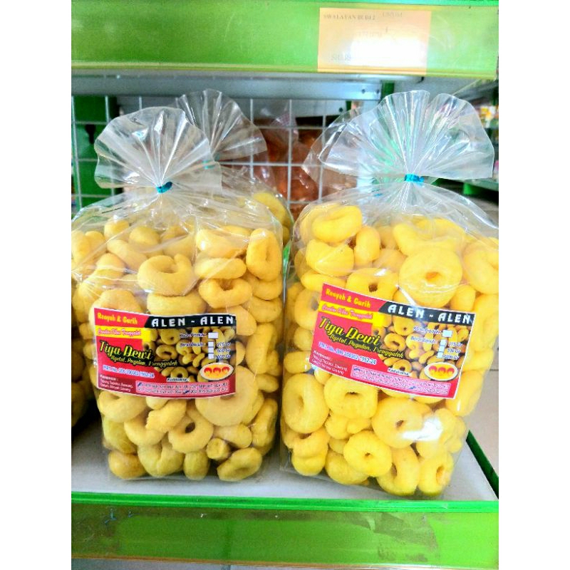 

Alen alen cap TIGA DEWI khas Trenggalek