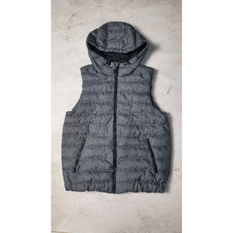 UNIQLO ULTRALIGHT PUFFER VEST