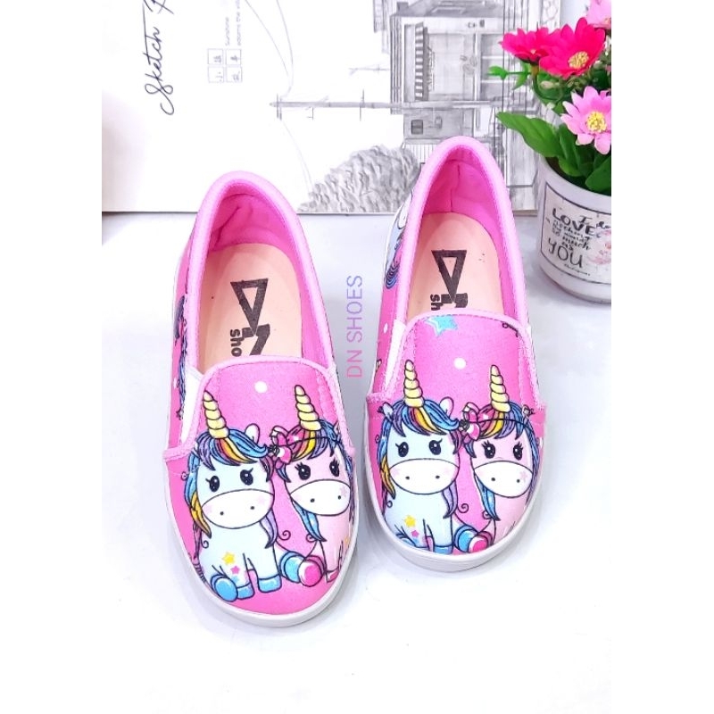 Sepatu Anak Perempuan slip on motif Uniqorn Pink murah