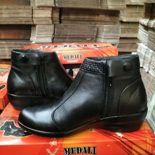 Sepatu kulit wanita Polwan Secwan Sus PNS sepatu kerja formal tampil lebih keren