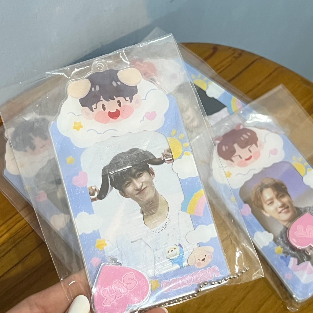 Seventeen Poca Holder