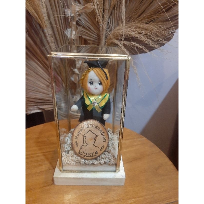 souvenie wisuda / boneka wisuda unik / kotak souvenir wisudah
