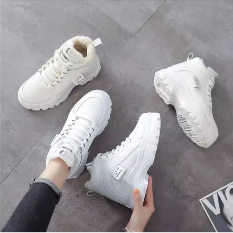 Ds Sepatu Boots Casual Wanita Putih Korean Style High-Top Hangat Berbulu Halus