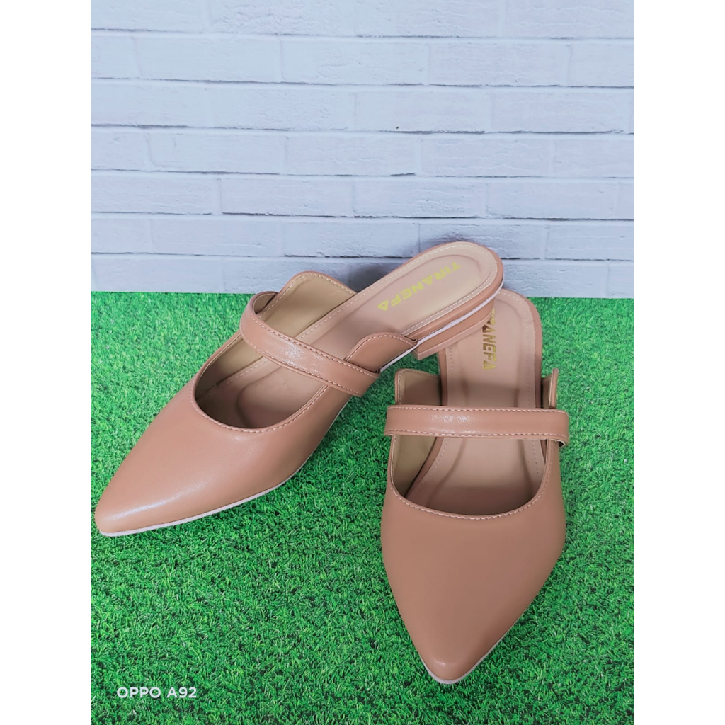 sandal flat shoes wanita / sandal bustong wanita