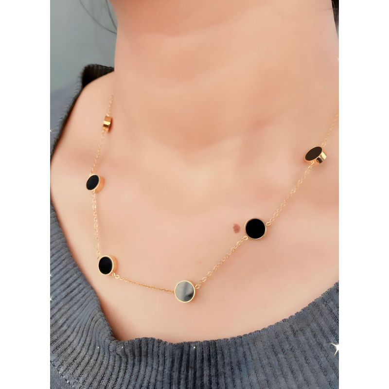 Kalung Rantai Tipis Wanita Titanium Mata Hitam Gold Cantik Dan Simple Fashion N28062301