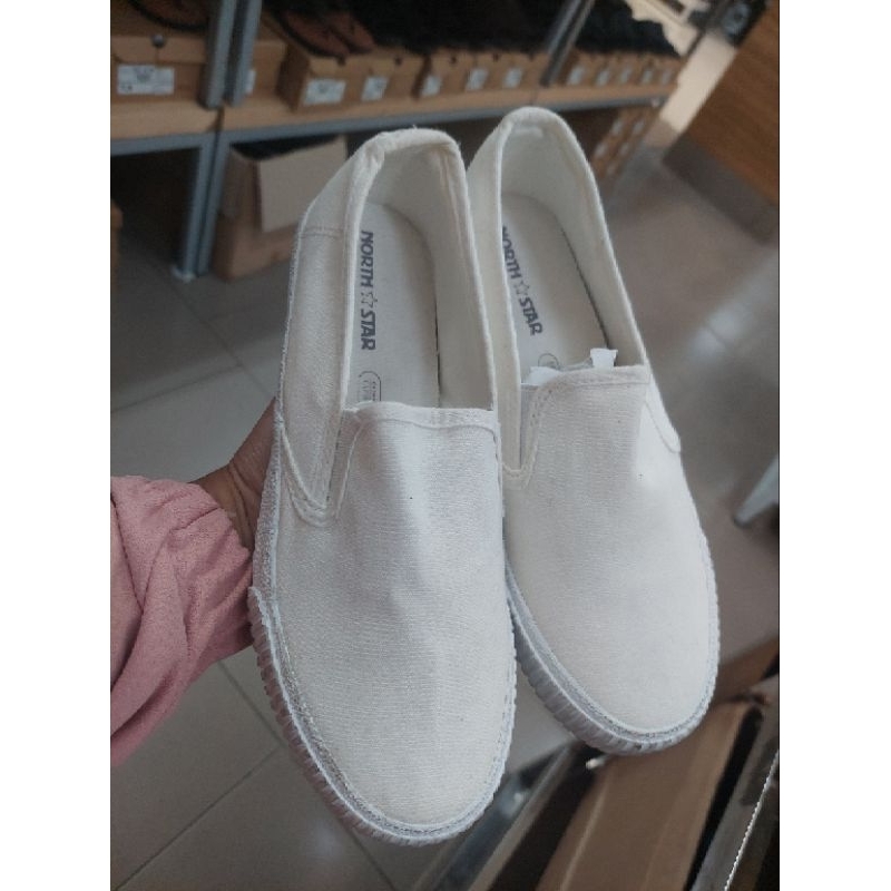 Sepatu Canvas Putih Nortstar Bata 580-1214