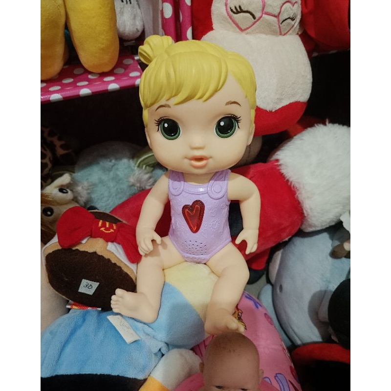 Boneka Baby Alive elektrik