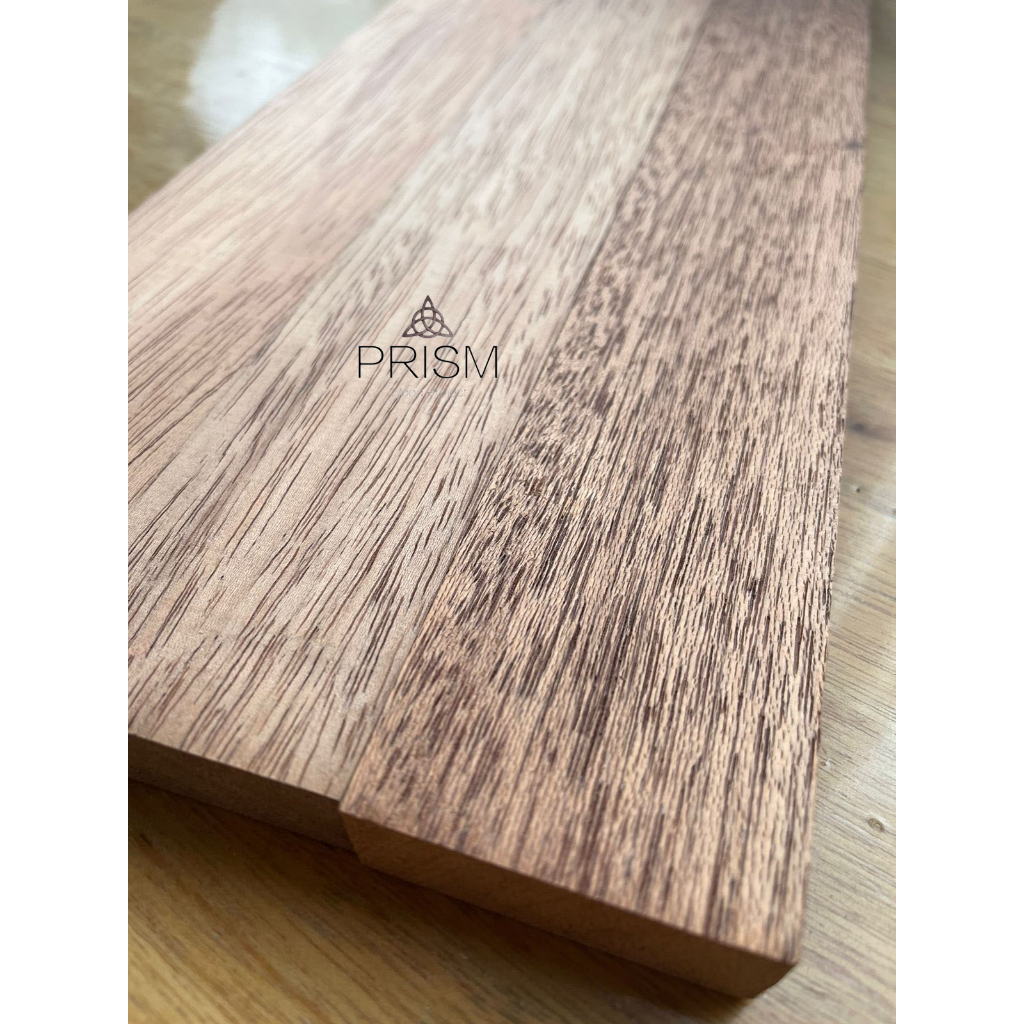 Papan kayu palapi meranti merah polos ukuran 6x10x400 Cm