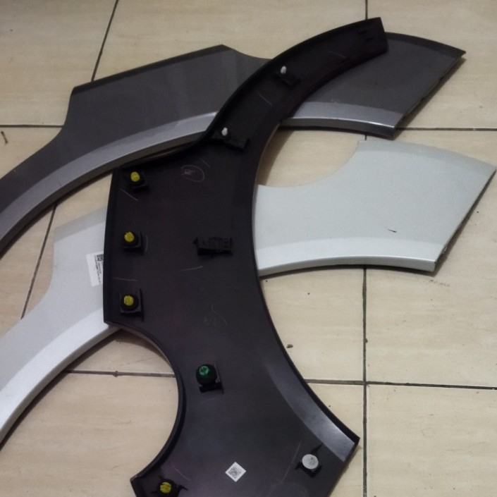 Over Fender Toyota Avanza Veloz 2022 Original