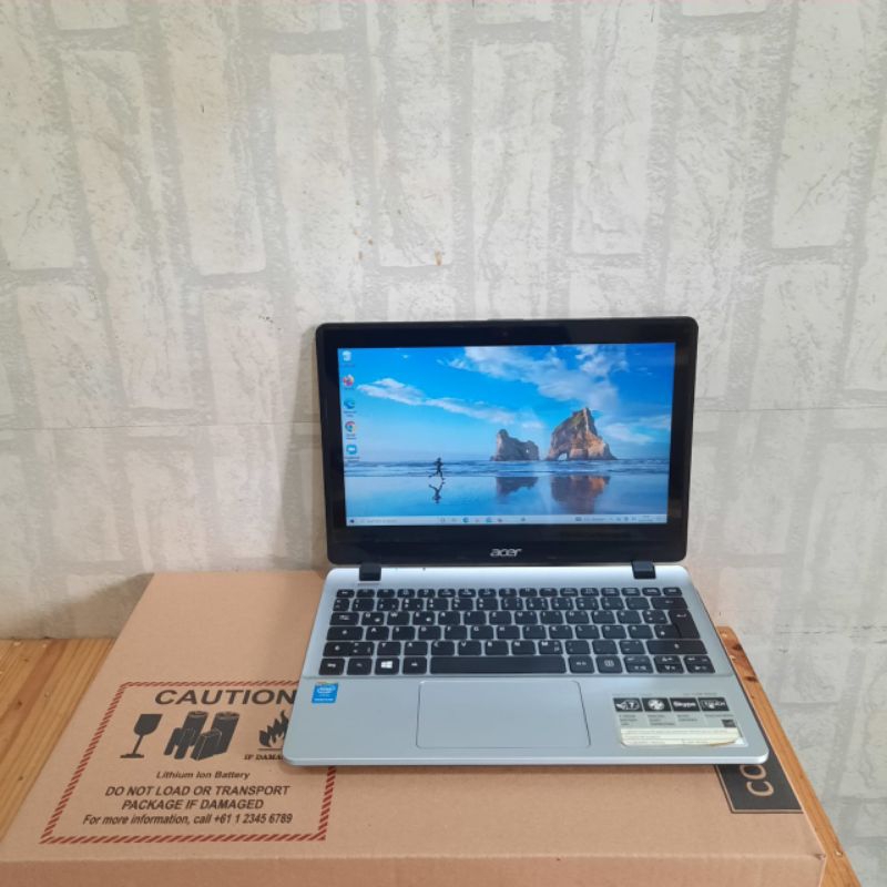 Laptop Acer Aspire 5750 intel Cor i5-2430M Ram 4Gb/HDD 500Gb 15inch Windows 10 Layar 14inch office lengkap siap pakai