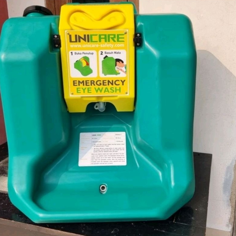 Emergency Eye Wash UNICARE Portable 60L 16 gallon