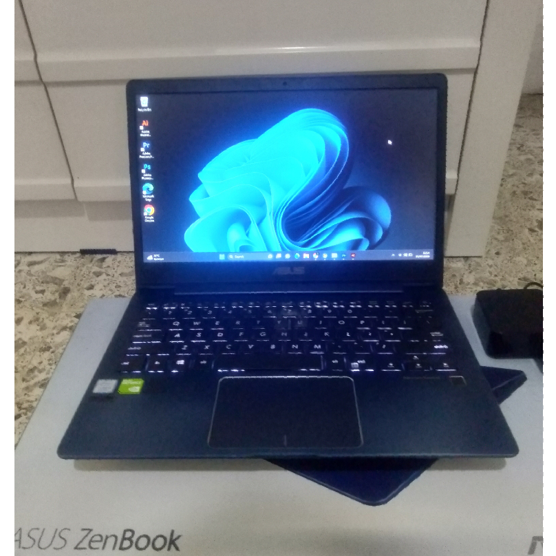 Laptop Asus UX331U Intel i5 Gen 8 Nvidia MX150 SSD NVME 256GB RAM 8GB