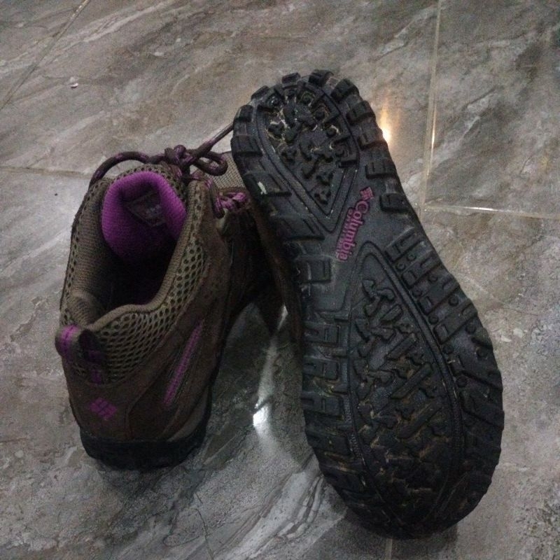 SEPATU OUTDOOR COLUMBIA