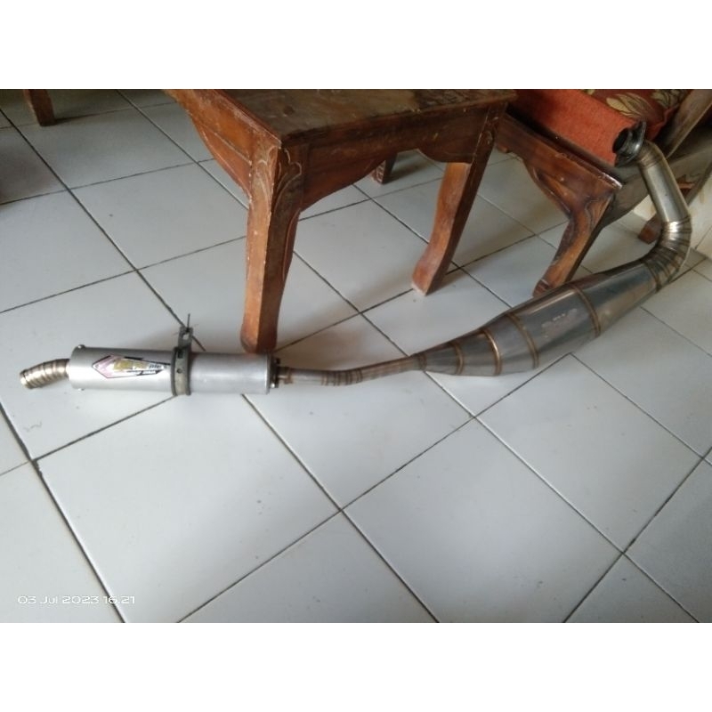 knalpot creampie tipe  ns-R original bekas pemakean ninja ssr. rr juga masuk.