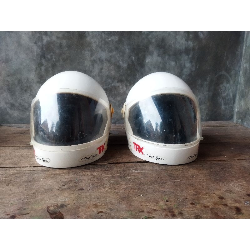 Helm TRX jadul lawasan