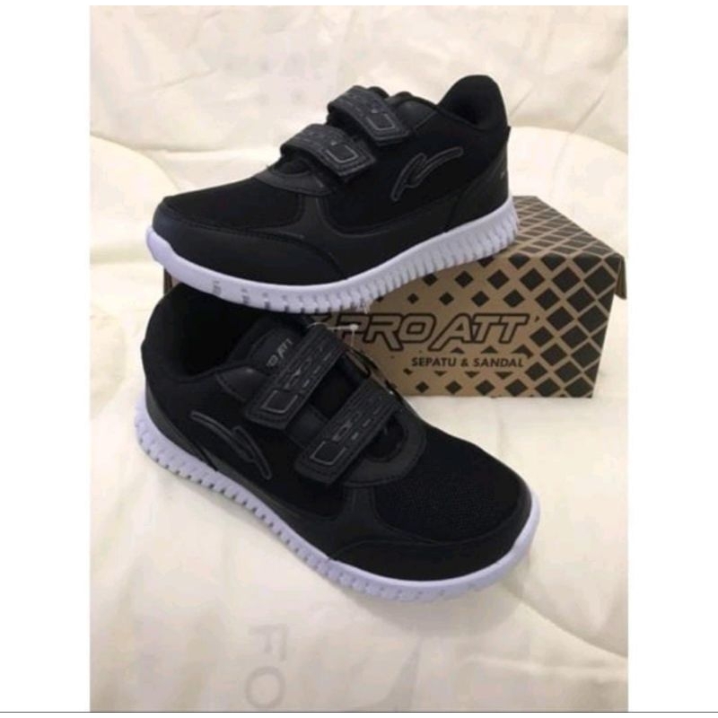 Sepatu Pro ATT Hitam Putih