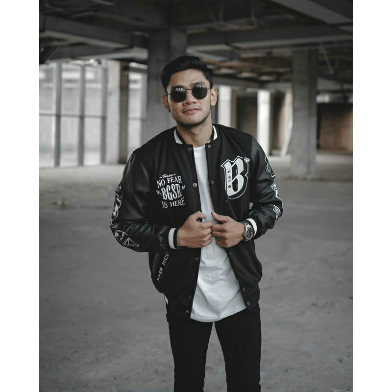 Jaket Pria distro / Jaket pria Varsity Hitam Fearless